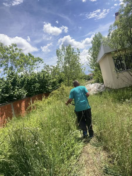 🌿 Punë e palodhshme, për një ambient të pastër! 💪