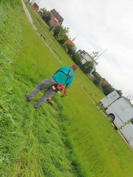 "Zyra e Gjendjes Civile", 🏥"Qendra e Mjekësisë Familjare 8" dhe tek Parku në fshatin Dardani.
