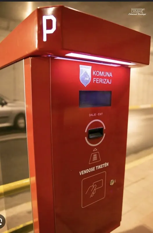 Drejtori i Ndërmarrjes Publike Lokale "Ambienti" Sh.A Ferizaj Arton Gavazi sot vizitoj parkingun nëntokësor të qytetit 🚙