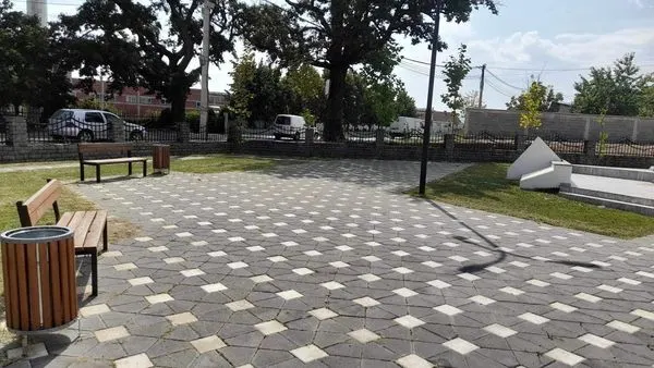 Obeliskut "Maja e Lirisë" tani me pamje të pastër!