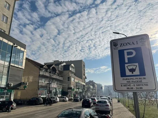 🅿️Vendosja e shenjave standarte të komunikacionit për pagesën e parkingut në qytet, zonat ku menaxhohen nga NPL "Ambienti" Ferizaj.