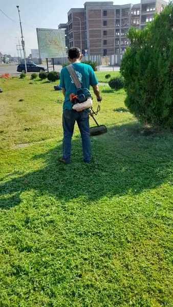 Në vazhdën e aktiviteteve për mirëmbajtjen e secilës hapësirë të gjelbërt 🍀 publike, sot vazhduam punën dhe angazhimin tonë në lapidarin "Driton Islami" dhe pjesën tek Rrethi i Shqiponjës.