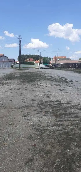 Pastrimi i mbeturinave,mirëmbajtja e hapësirës pas përfundimit të tregut të gjelbërt në fshatin Dardani. E Diele  13/Gusht