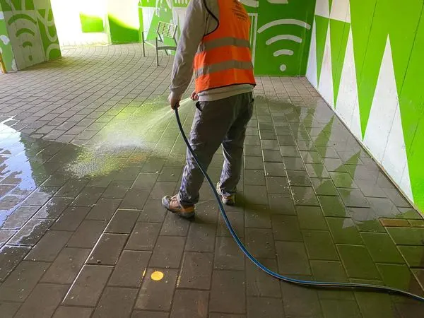 💦Larja e parkingut nëntoksor për vetura🚗