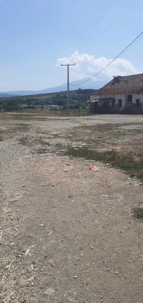 Mirëmbajtja dhe pastrimi i mbeturinave në hapësirë e tregut në fshatit Dardani. E Diele  30/ Korrik  🍀