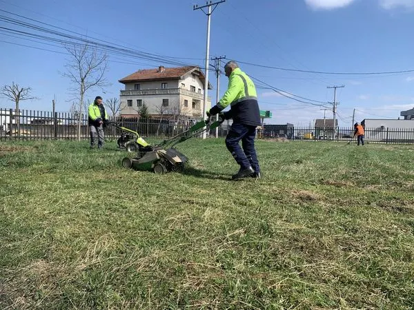 Bibloteka Publike "Sadik Tafarshiku" në fshatin Talinoc i Muhaxherëve.