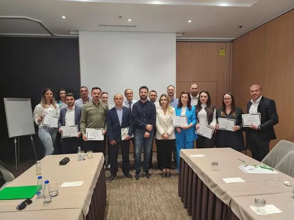 Drejtori i Ndërmarrjes Publike Lokale "Ambienti", Arton GAVAZI, së bashku me Zyrtarët e Lartë, kanë marrë pjesë në puntorin me temën "Funksionimi i Qeverisjes Korporative tek Ndërmarrjet Publike të Nivelit Lokal".