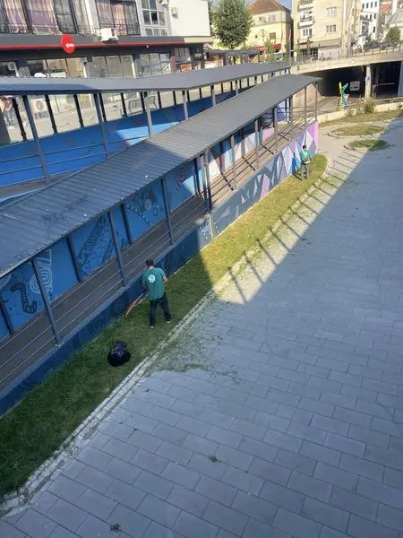 NPL "Ambienti" Ferizaj sot ka bërë mirëmbajtjen nëpër miniparqet në qytet, si në miniparkun përball Komunës së Ferizajt, miniparqet tek nëkalimi kryesor në qytet dhe miniparkut mbrapa Keds në qytet.