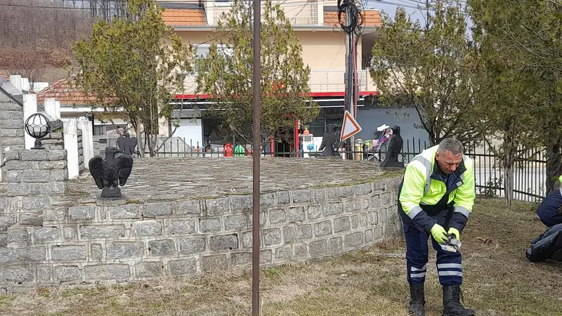 Mirëmbajtja e hapësirave të gjelbërta në fshatin Gaçkë.