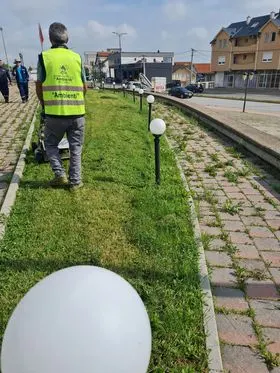 Kositja e barit dhe pastrimi në hapësirat e gjelbërta tek "Varrezat e Dëshmorëve". 🍀