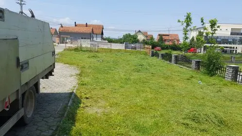 Kositja e barit, pastrimi i hapësirës së gjelbërt tek "Qendra e Mjekësisë Familjare 3" dhe tek Obelisku "Maja e Lirisë" në fshatin Greme. 🍀