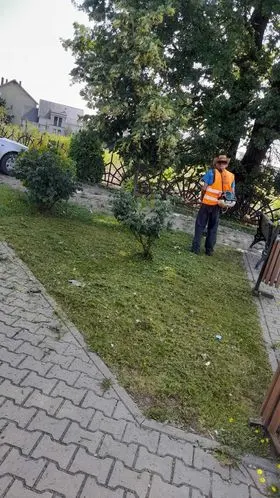 Kositja, pastrimi i barit dhe mirëmbajtja e hapësirave të gjelbërta tek  Lapidari "Brahim Ademi"në fshatin Koshare. 🍀