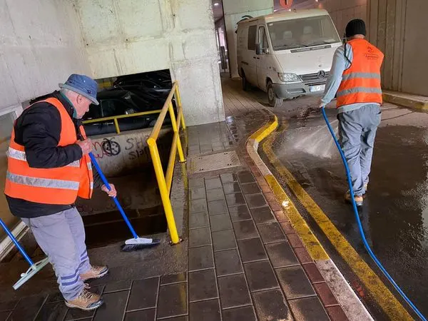 💦Larja e parkingut nëntoksor për vetura🚗
