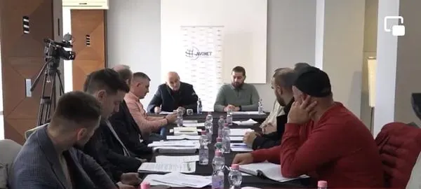Takimi në tryezën e diskutimit të organizuar nga Rrjeti i OJQ-ve AVONET dhe KDI.