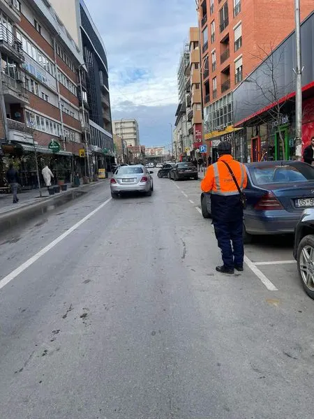 Një ditë e zakonshme e inkasimit nga parkingjet publike në qytetin e Ferizajt 🚘🚙