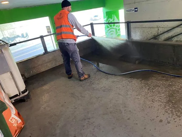 💦Larja e parkingut nëntoksor për vetura🚗