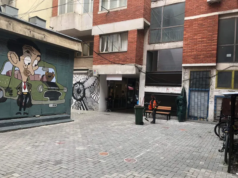 🏙️BANESAT KOLEKTIVE PUBLIKE.