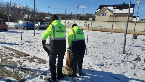 Largimi i borës dhe mbeturinave tek AMF në fsh.Gaçkë dhe Varosh