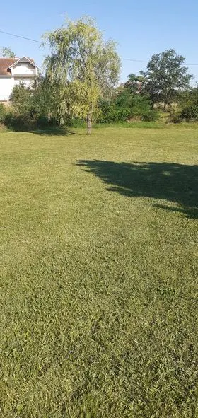 Kositja e barit dhe pastrimi i hapësirës gjelbëruese tek Lapidari i Dëshmorëve "Ramadan Salihu dhe Hasan Qerkini" në fshatin Zaskok. 🍀
