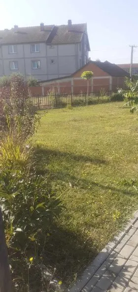 Kositja e barit ,pastrimi  në hapësirën e gjelbërt në fshatin Softaj tek Lapidari "Fatmir Kërçeli". 🍀