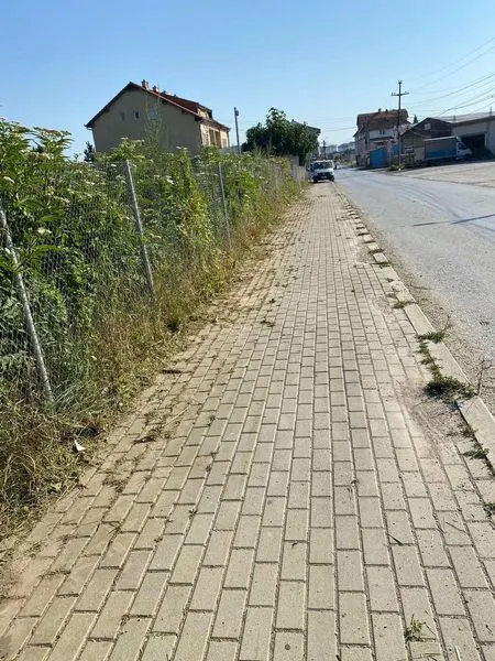 Me kujdes dhe përkushtim, ekipet tona në Rrugën "Naim Beka", u kujdesen për çdo detaj të gjelbërimit përreth jush 🌿✂️