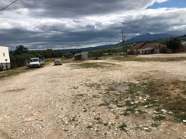 Pastrimi i mbeturinave,mirëmbajtja e hapësirës pas përfundimit të tregut të gjelbërt në fshatin Dardani.