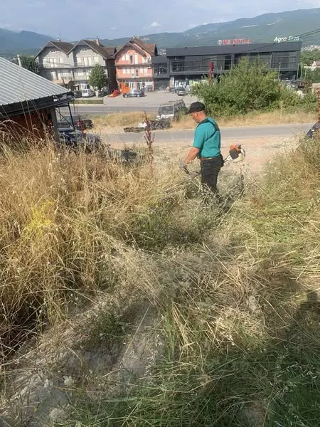 Me përkushtim dhe kujdes, ekipet tona kanë vazhduar angazhimin për mirëmbajtjen dhe pastërtinë e hapësirave publike! 🙌🌿