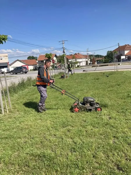 Punë e palodhshme për një mjedis më të pastër dhe më të bukur! Punëtorët tanë të përkushtuar të N.P.L "Ambienti" Sh.A. kanë realizuar:
