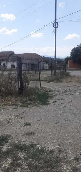 Pastrimi i mbeturinave,mirëmbajtja e hapësirës pas përfundimit të tregut të gjelbërt në fshatin Dardani. E Diele  13/Gusht