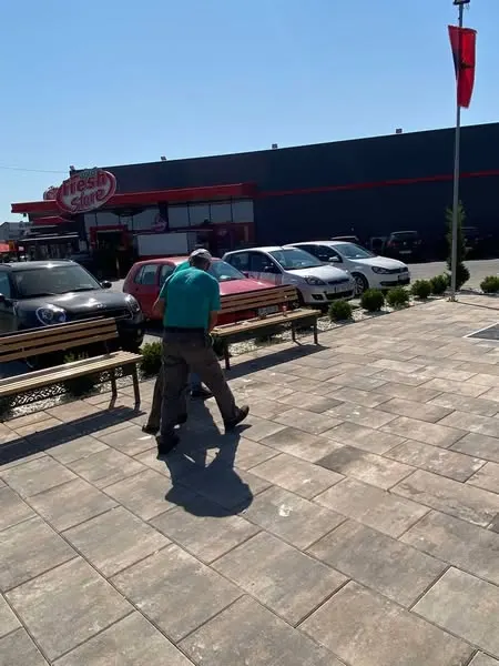 🌿✅ Punë të kryera me përkushtim,mirëmbajtja dhe pastrimi i hapësirave të gjelbërta në disa zona të rëndësishme të fshatrave tanë! 💪✨