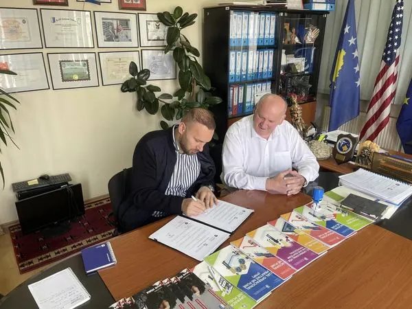NPL "AMBIENTI" nënshkruan marëveshje bashkëpunimi me Zyrën e Punësimit në Ferizaj.