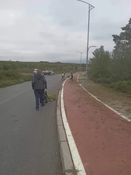 🌿🚶‍♂️ Lirimi i trotuarit nga🌲Parku "Liria" deri në fshatin Balaj, nga NPL "Ambienti"!