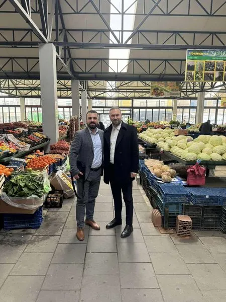 Takim Pune në mes të Drejtorit të NPL"Ambienti"dhe NP"Tregu" në Gjilan.
