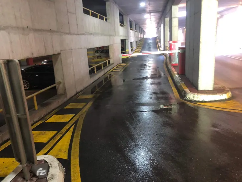 💦Larja e parkingut nëntokësor për vetura🚗