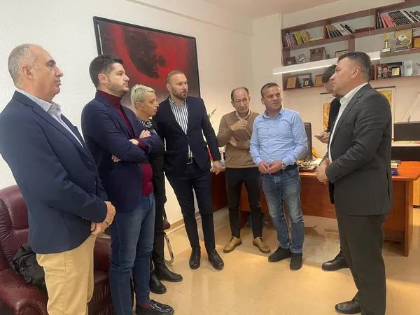 Drejtori i NPL "Ambienti" Sh.A Ferizaj, Arton Gavazi ishte në takim në Komunën e Tearcës, nga Maqedonia e Veriut, për bashkëpunimin në projekte të Bashkimit Evropian.