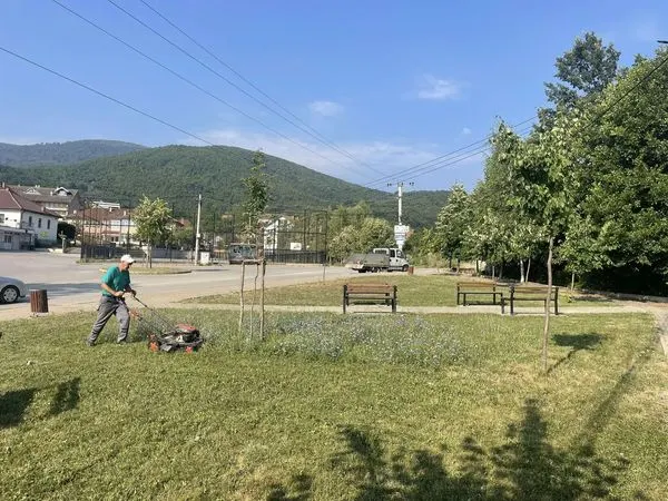 Parku në fshatin Pleshinë dhe tek hapësira e gjelbërt në kryqëzimntë rrugës Vëllezërit Gërvalla dhe Kadri Zeka në Ferizaj
