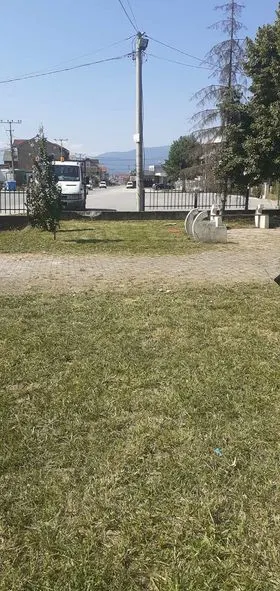 Mirëmbajtja e hapësirës së gjelbërt, kositja dhe pastrimi i barit tek Lapidari "Muhamet Kabashi" dhe "Rexhep Demiri" në fshatin Talinoc.