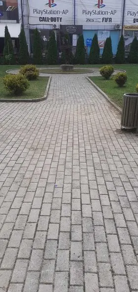 Pastrimi i barit,mirëmbajtja e hapësirës së gjelbërt te teatri "Adriana Abdullahu",mbledhja e mbeturinave dhe mirëmbajtja e sheshit "Ismajl Kadare".