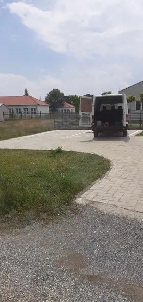 Mirëmbajtja e hapësirës së gjelbërt ,kositja dhe pastrimi i barit tek "Qendra e Mjekësisë Familjare "në fshatin Softaj. 🍀