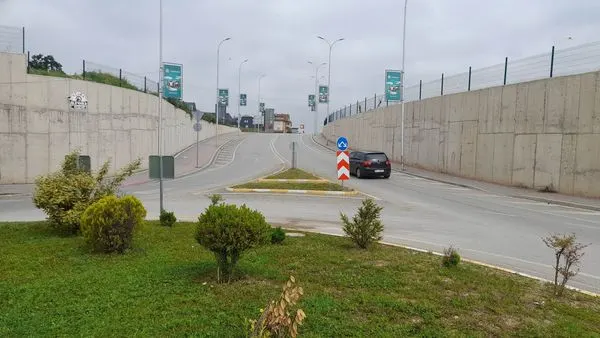Kositja e barit dhe mirëmbajtja e hapësirës së gjelbërt te rrethrrotullimi - Nikadin. 🍀
