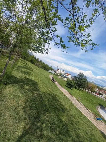 Mirëmbajta ,kositja e barit dhe pastrimi i hapësirës së gjelbërt tek "Varrezat e Dëshmorëve". 🍀
