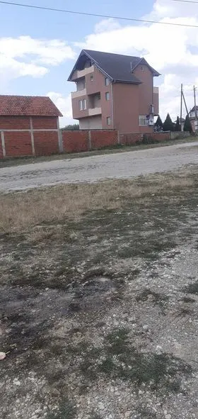 Pastrimi i mbeturinave,mirëmbajtja e hapësirës pas përfundimit të tregut të gjelbërt në fshatin Dardani. E Diele  13/Gusht