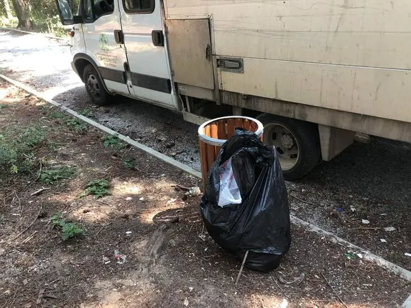 Punonjësit 👷‍♂️ e operativës të NPL "Ambienti" Ferizaj, ishin në mirëmbajtjen tek "Parku i Pishave" në Rahovicë.