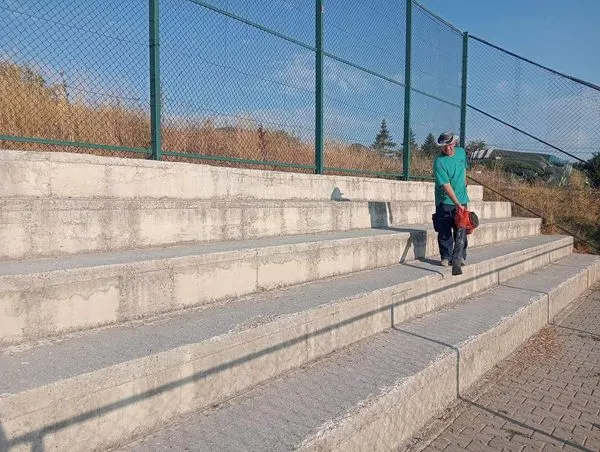 👷🏻‍♂️Momente të angazhimit dhe përkushtimit të vazhdueshëm 🙏 të sektorit të hapësirave të gjelbërta🦺🧤 të NPL "Ambienti", të cilët çdo ditë me përkushtim po vazhdojnë me mirëmbajtjen e hapësirave publike ♻️.