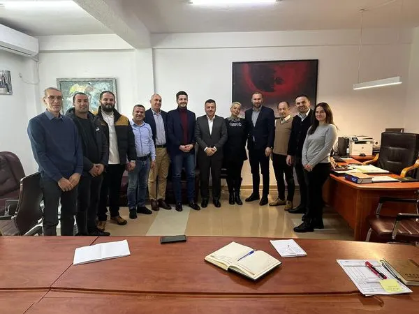 Drejtori i NPL "Ambienti" Sh.A Ferizaj, Arton Gavazi ishte në takim në Komunën e Tearcës, nga Maqedonia e Veriut, për bashkëpunimin në projekte të Bashkimit Evropian.