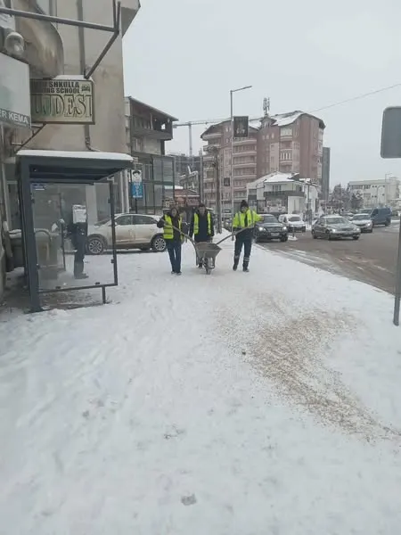 Trotuaret janë gati për hapat tuaj të sigurt!