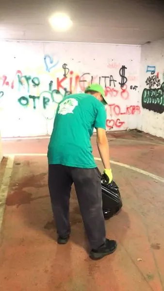 Mirëmbajtja dhe pastrimi i hapësirës në nënkalimin për këmbësorë tek rruga "Bajram dhe Gursel Sylejmani".
