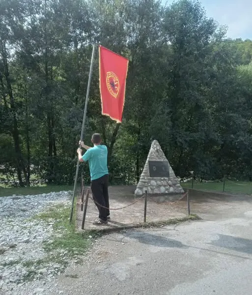 🕊️ Të gjithë së bashku le ta ruajmë pastërtinë dhe nderimin për vendet tona të shenjta kombëtare! 🇽🇰🇦🇱