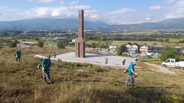 Obelisku kushtuar aksionit të parë të UÇK-së në regjionin e Ferizajt - Gërlicë.