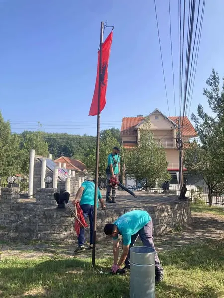 ër nder të 12 Qershorit – Ditës së Çlirimit, punëtorët tinë të palodhshëm të kompanisë NPL "Ambienti" Sh.A kanë dhënë kontributin e tyre me përkushtim dhe zemër! 🙌🌿